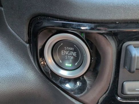 Used 2025 GMC Sierra 1500 SLT RWD image 28