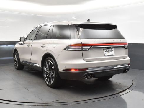 Used 2023 Lincoln Aviator Reserve w/ Equipment Group 201A image 5