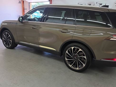 Certified 2025 Lincoln Aviator Reserve w/ Equipment Group 201A AWD/4WD image 3