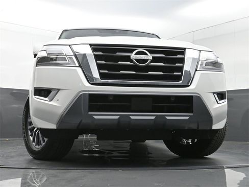 Used 2024 Nissan Armada SL w/ Captain's Chairs Package image 29