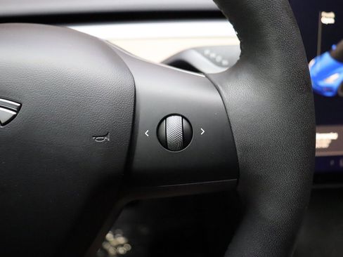 Used 2022 Tesla Model 3 Standard Range image 52