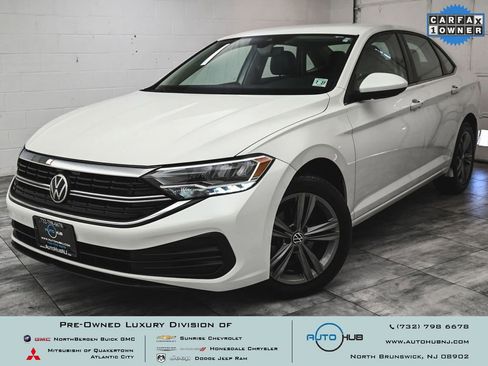 Used 2022 Volkswagen Jetta SE FWD image 1