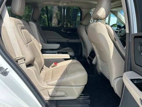 Used 2023 Lincoln Aviator Grand Touring w/ Equipment Group 301A AWD/4WD image 15