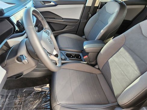 Used 2022 Volkswagen Taos SE image 5