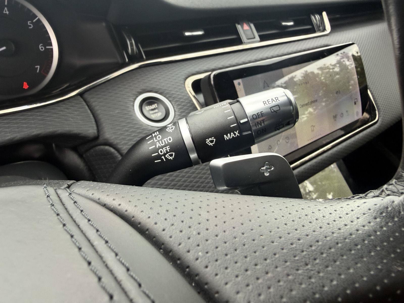 Used 2022 Land Rover Range Rover Evoque R-Dynamic S AWD/4WD image 16