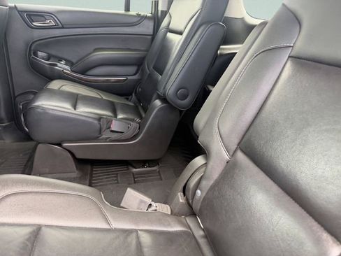 Used 2020 Chevrolet Suburban LT w/ Luxury Package AWD/4WD image 20
