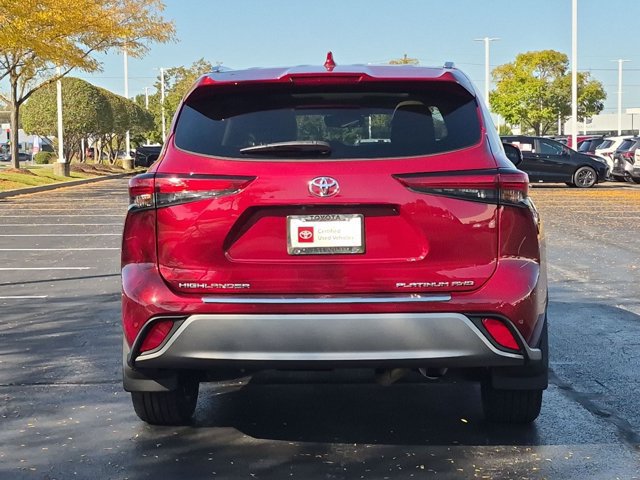 Certified 2023 Toyota Highlander Platinum AWD/4WD image 7