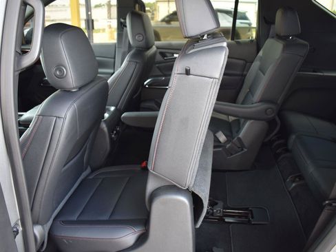 Used 2025 Chevrolet Traverse Z71 w/ Driver Confidence Package AWD/4WD image 54