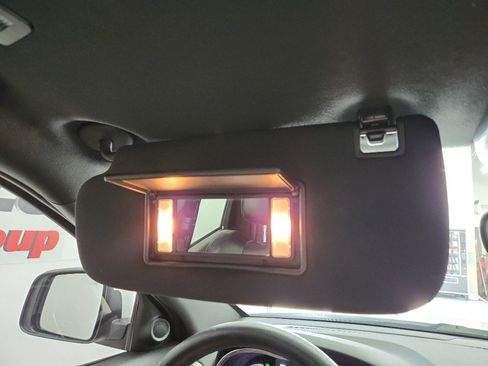 Used 2018 Jeep Grand Cherokee Altitude image 24