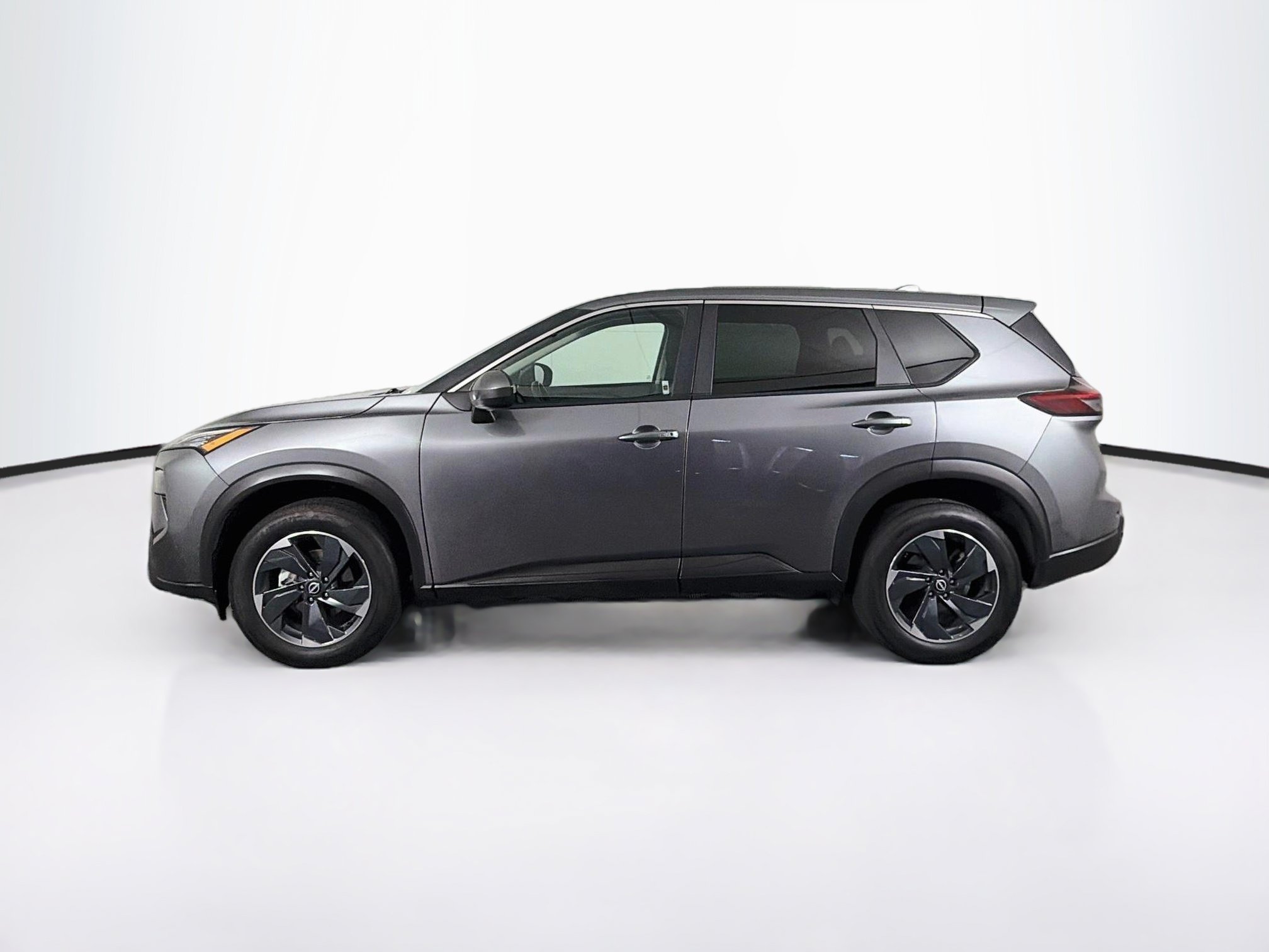 Used 2025 Nissan Rogue SV FWD image 4