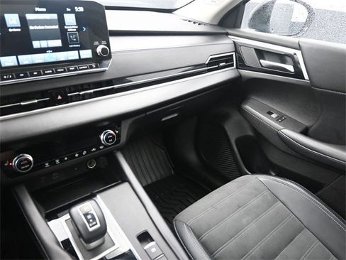 Used 2024 Mitsubishi Outlander SE image 29