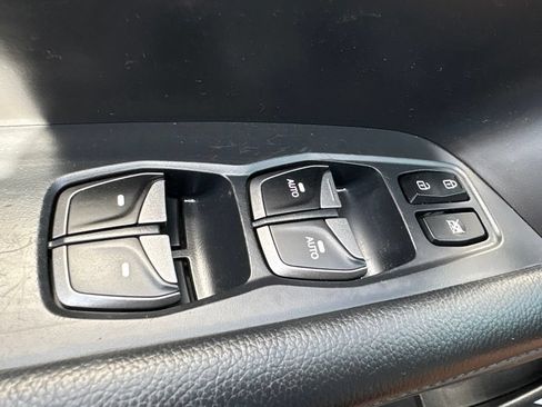Used 2015 Hyundai Santa Fe Sport AWD/4WD image 12