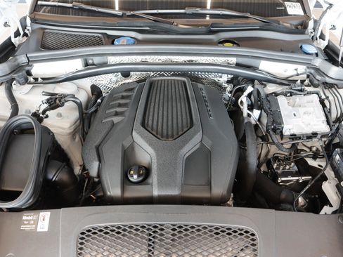 Used 2025 Porsche Macan image 27