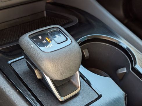 Used 2023 Nissan Rogue S image 21