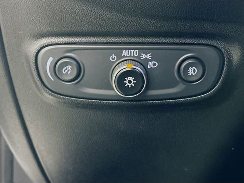 Used 2020 Chevrolet Equinox LT image 17