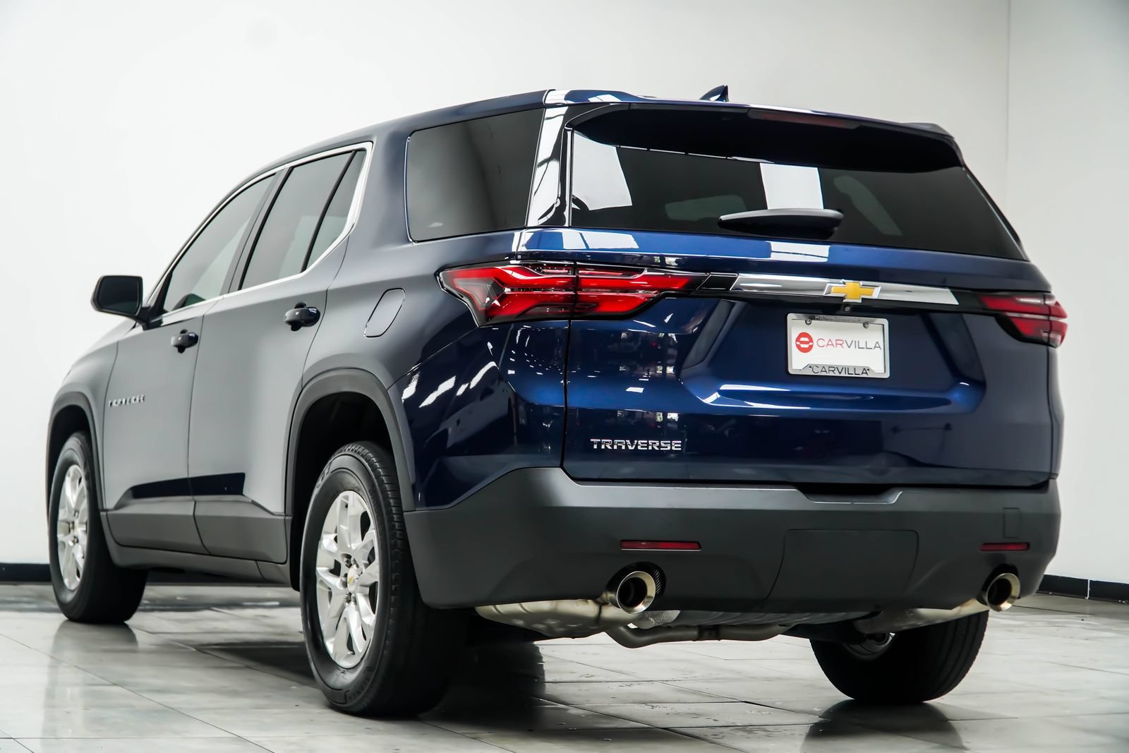 Used 2023 Chevrolet Traverse LS FWD image 11