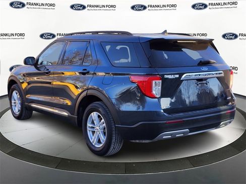 Certified 2022 Ford Explorer XLT w/ Equipment Group 202A image 3