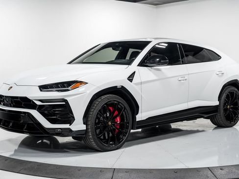 Used 2022 Lamborghini Urus image 7