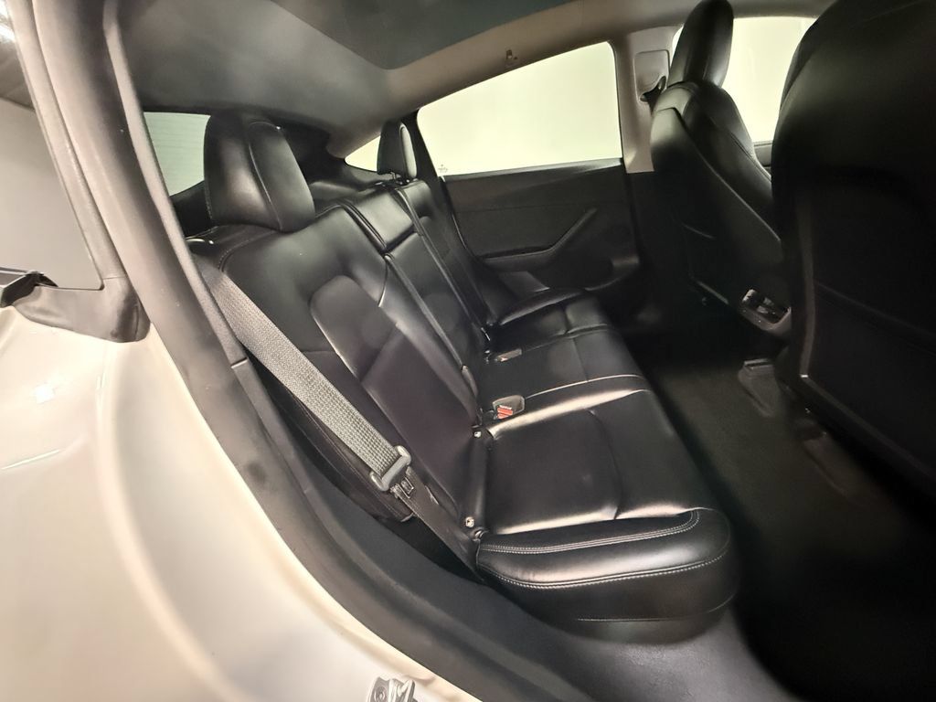 Used 2021 Tesla Model Y Long Range AWD/4WD image 14