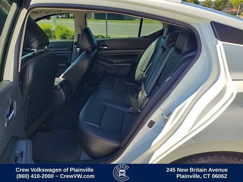 Used 2022 Nissan Altima 2.5 SR w/ Midnight Edition Package FWD image 14