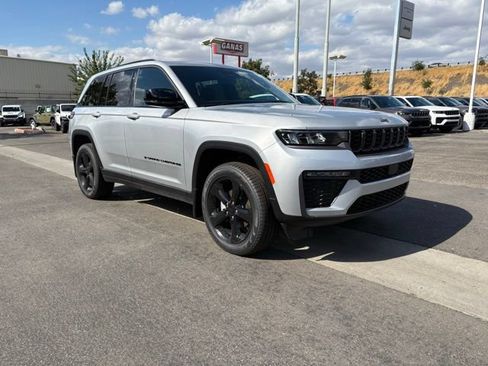 New 2026 Jeep Grand Cherokee Limited w/ Limited Altitude Package RWD image 9