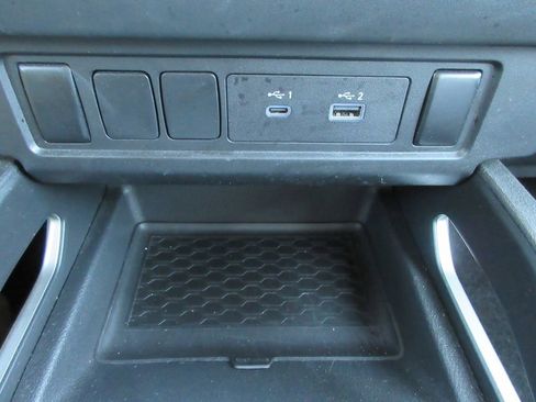 Used 2023 Nissan Frontier SV image 30