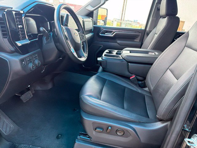 Used 2026 Chevrolet Silverado 2500 LTZ AWD/4WD image 1