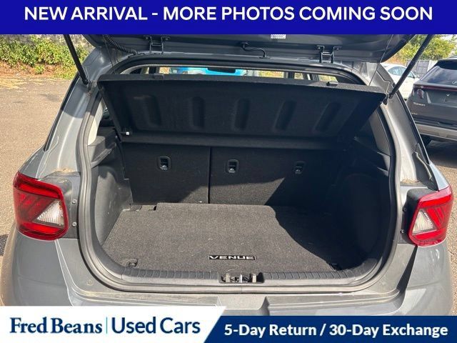 Used 2023 Hyundai Venue SEL w/ Cargo Package FWD image 8