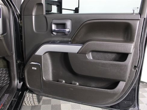 Used 2017 Chevrolet Silverado 2500 LTZ image 36