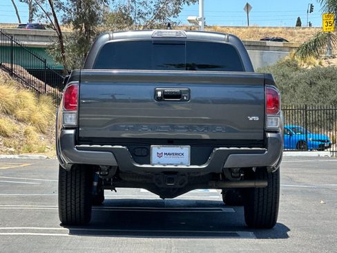 Used 2021 Toyota Tacoma TRD Sport AWD/4WD image 4