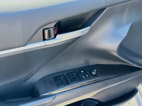 Used 2023 Toyota Camry SE image 21