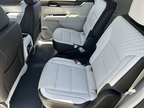 New 2026 GMC Acadia Denali w/ Super Cruise Package AWD/4WD image 21