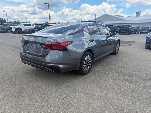 Used 2024 Nissan Altima 2.5 SV w/ SV Premium Package AWD/4WD image 6