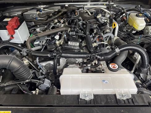 Used 2025 Toyota 4Runner TRD Off-Road image 9