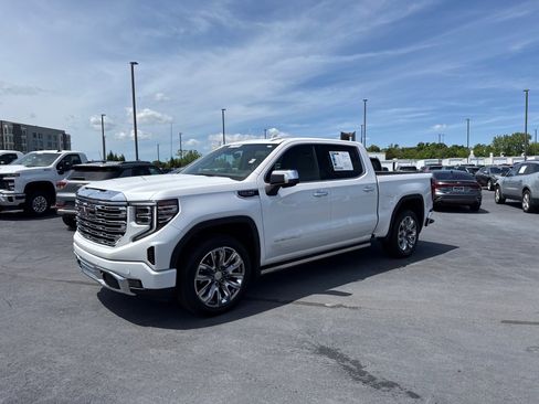 Used 2023 GMC Sierra 1500 Denali w/ Denali Reserve Package AWD/4WD image 7