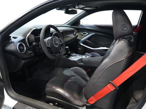 Used 2017 Chevrolet Camaro ZL1 RWD image 28