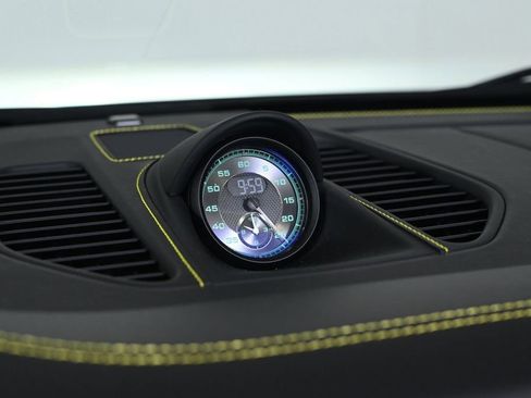 Certified 2019 Porsche 911 Speedster RWD image 21