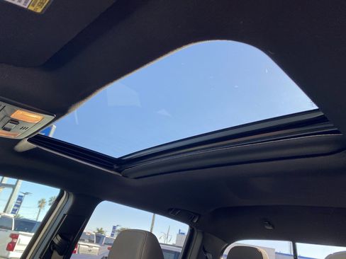 Used 2017 Toyota Tacoma TRD Sport image 22