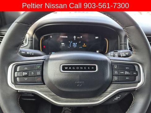 Used 2024 Jeep Wagoneer L Series II RWD image 33