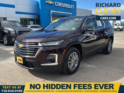Used 2023 Chevrolet Traverse LT AWD/4WD image 1