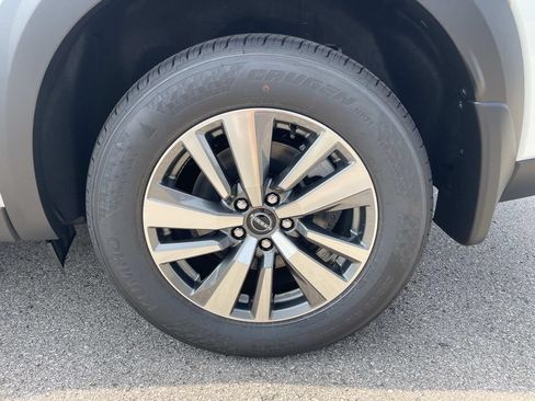 New 2026 Nissan Pathfinder SL FWD image 11