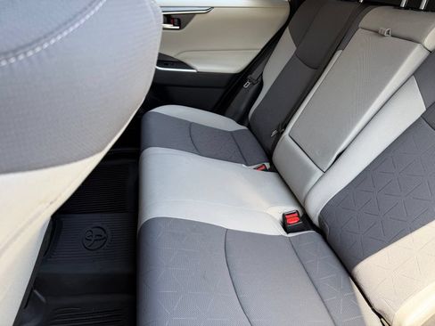 Used 2019 Toyota RAV4 XLE w/ All Weather Liner Package FWD image 20