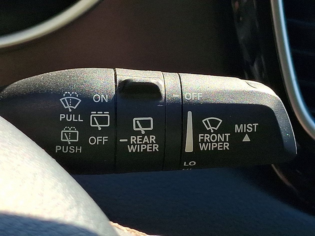 Used 2023 Chrysler Voyager LX FWD image 27