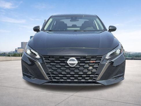Certified 2025 Nissan Altima 2.5 SR w/ SR Premium Package FWD image 8