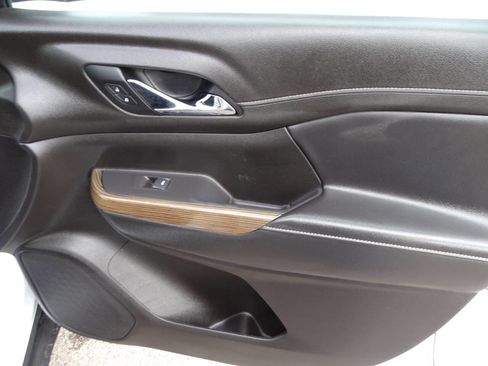 Used 2022 GMC Acadia Elevation image 51