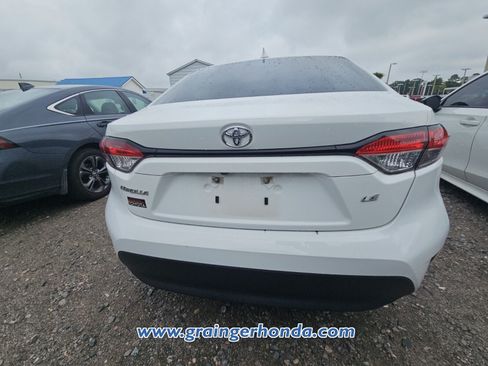 Used 2024 Toyota Corolla LE FWD image 7
