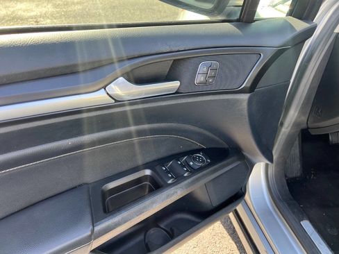 Used 2020 Ford Fusion Titanium image 13