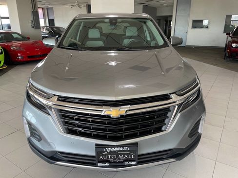 Used 2023 Chevrolet Equinox LT image 2