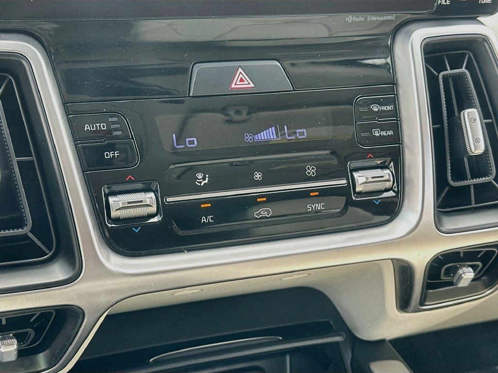 Certified 2022 Kia Sorento S FWD image 16