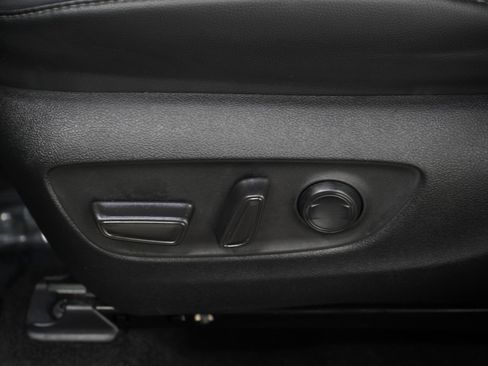Used 2025 Toyota Highlander XSE AWD/4WD image 25